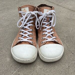 Groundies Barefoot High Top Sneakers